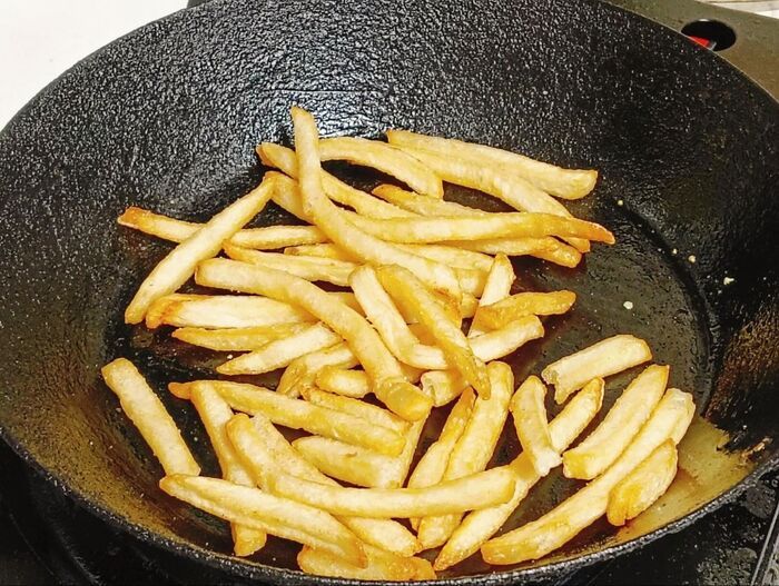 マックのポテト、食べるの待って！もう手が汚れない〈食べ方裏ワザ〉が天才でした♡