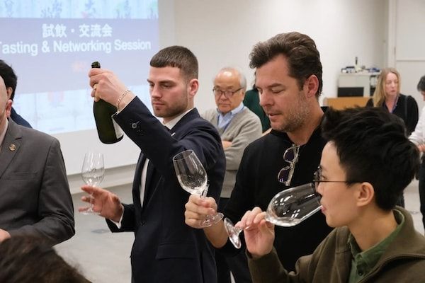 日本酒造組合中央会が海外トップソムリエを招聘し、宮城・秋田の蔵元ツアーを開催