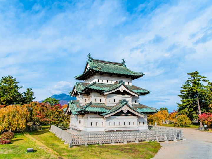 All About ニュース編集部が全国250人を対象に実施した自治体に関するアンケートの調査結果から、老後に住みたい「青森県の自治体」ランキングを発表！ 2位「弘前市」を抑えた1位は？