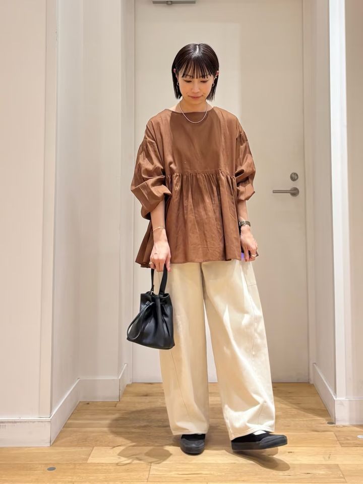 バスト下の切り替え効果でほっそり