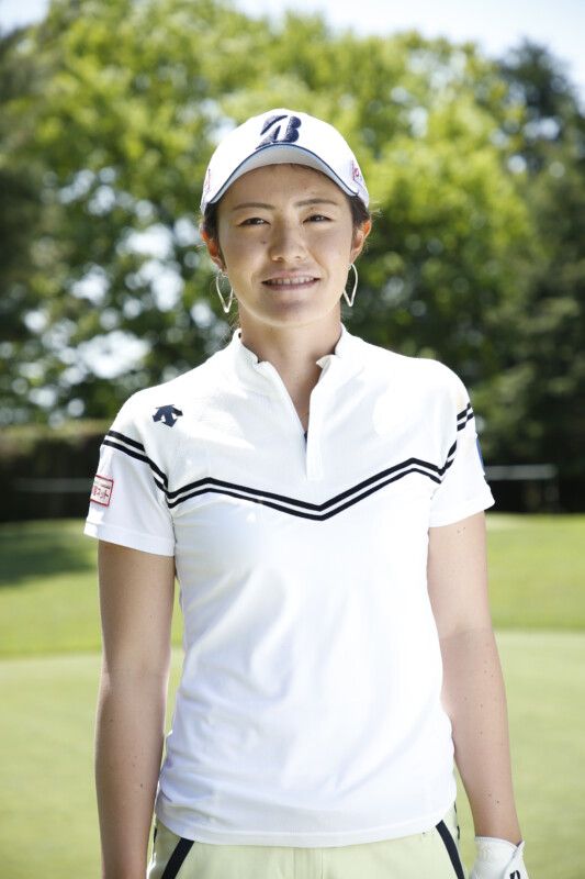 女子プロが過去のスイングを分析！どこを修正した？