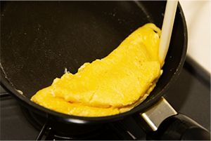 ポイントは、ふわふわの半熟オムレツ！純喫茶レシピ「オムライス」【最新号からちょっと見せ】の画像2