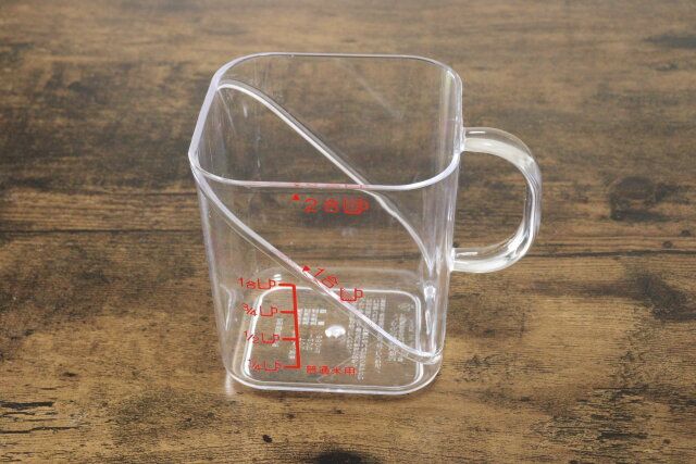 ダイソーのライスカップ2合のデザイン