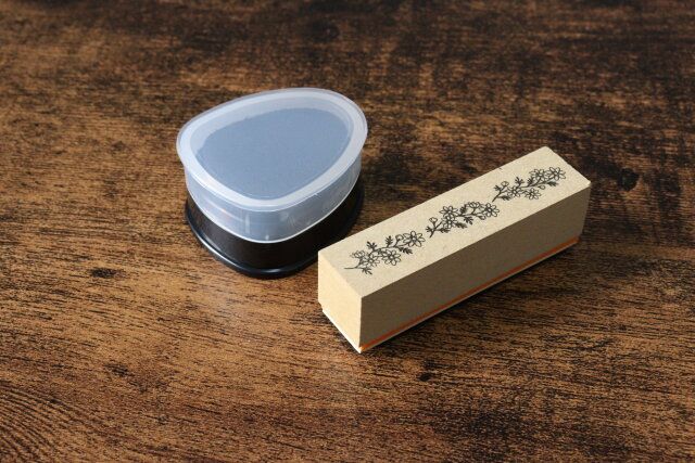 ダイソーの布におせるスタンプインクパッド ブラックはハンドメイドにおすすめ