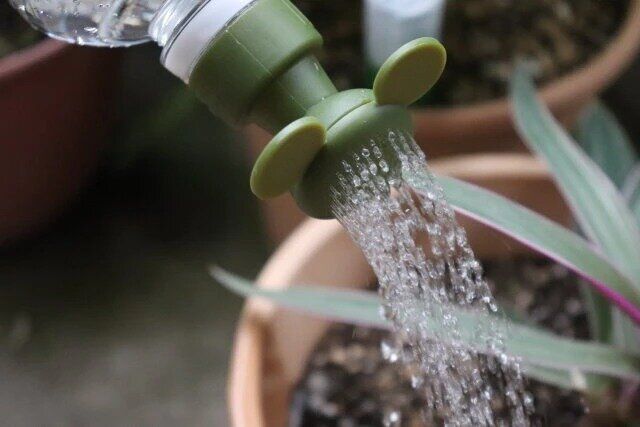 ダイソー 使い分けジョウロ（ミッキーマウス）