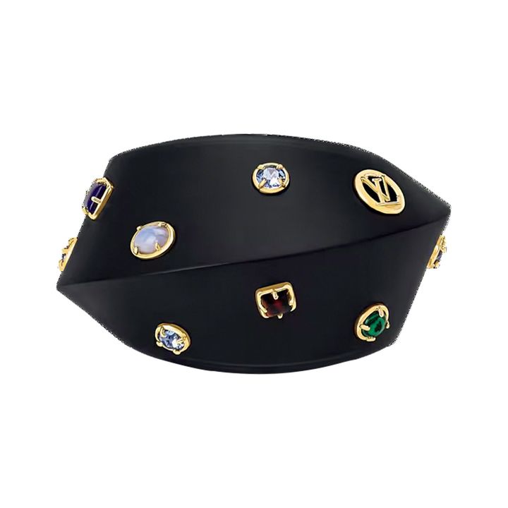ストーン付きカフ ￥207,900／LOUIS VUITTON