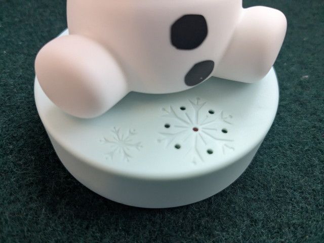 オラフ お部屋ライト 台座部分のスノーフレーク柄とLEDライト
