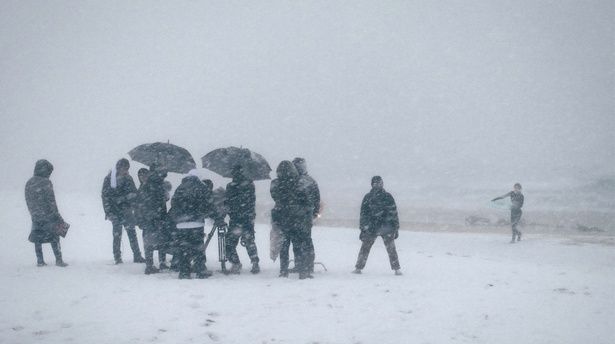 大雪の中での撮影風景 [c]2025 Elles Films Co., Ltd.