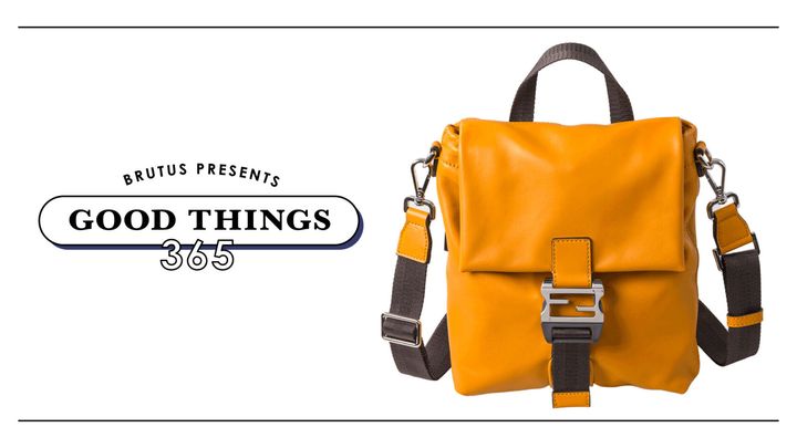 〈フェンディ〉のバッグ