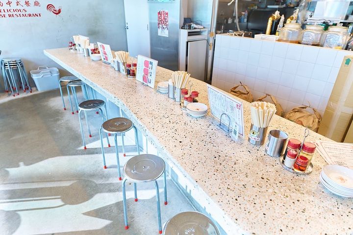 「フーフー飯店 錦糸町本店」のカウンター席