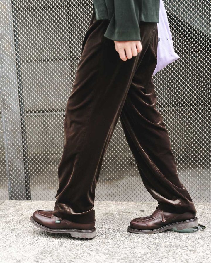 最旬“ルーズボトム”スタイル5選。冬コーデもルーズなシルエットでこなれる【TOKYO SNAP】