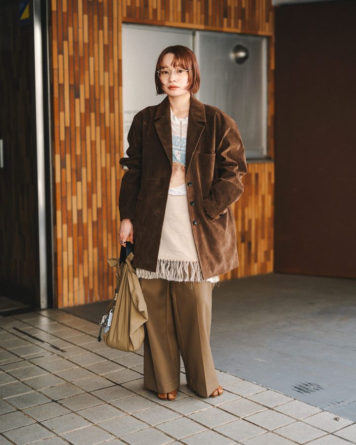 最旬“ルーズボトム”スタイル5選。冬コーデもルーズなシルエットでこなれる【TOKYO SNAP】