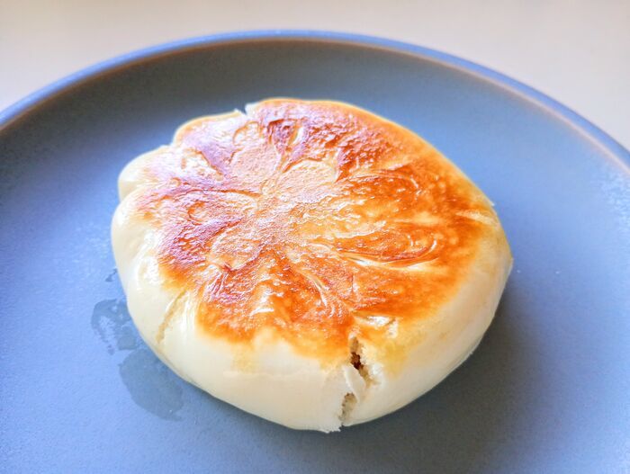 『肉まん』を押しつぶすとおいしさが覚醒！「カリカリがたまらない♡」この冬試したい食べ方をレポート！