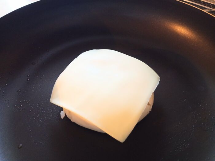 『肉まん』を押しつぶすとおいしさが覚醒！「カリカリがたまらない♡」この冬試したい食べ方をレポート！