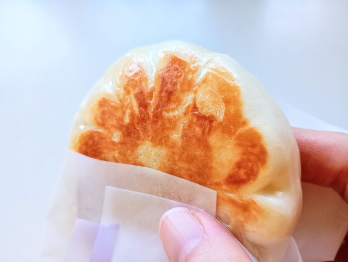 『肉まん』を押しつぶすとおいしさが覚醒！「カリカリがたまらない♡」この冬試したい食べ方をレポート！
