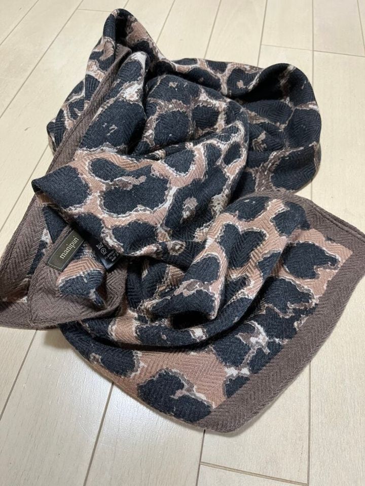 加藤理恵さんのヒョウ柄ストール