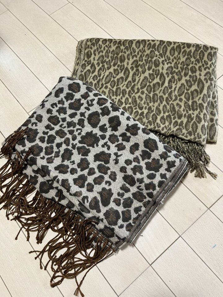 加藤理恵さんのアニマル柄ストール