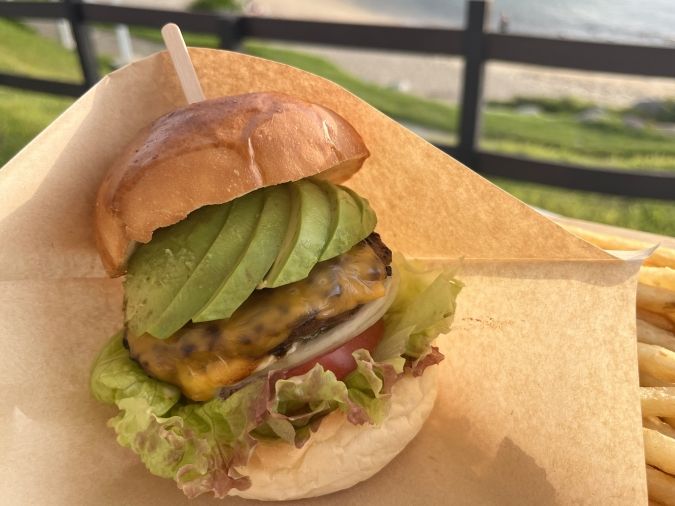 SURF SIDE cafe（サーフサイドカフェ）アボカドバーガーセット