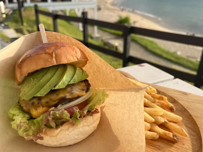 SURF SIDE cafe（サーフサイドカフェ）アボカドバーガーセット