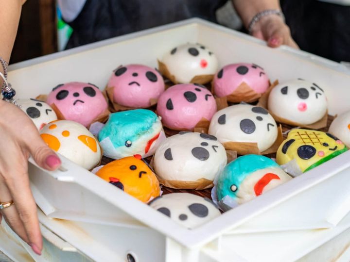 All About ニュース編集部が全国250人を対象に実施した「ご当地グルメに関するアンケート」の調査結果から、旅先で食べたい「神奈川県のご当地グルメ」ランキングを発表！ 2位「肉まん・点心などの中華料理」を抑えた1位は？