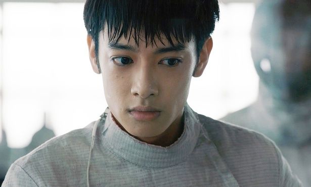 弟ジージエは見え隠れする兄の狡猾さと暴力性に、猜疑心を抱きはじめる [c]Potocol_Flash Forward Entertainment_Harine Films_Elysiüm Ciné