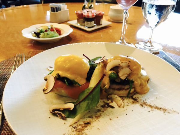 エッグベネディクト