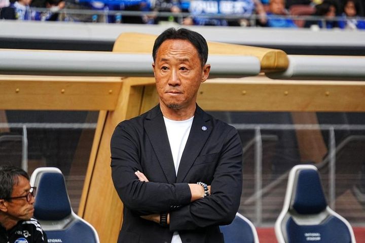 画像: ケガ人が続出した中でも、町田を天皇杯初優勝に導いた黒田監督（写真 浅野凜太郎）