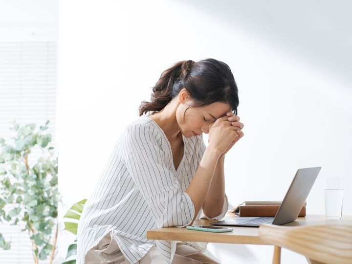 秋田県在住・32歳女性が実家暮らしを選ぶ理由とは？ All About ニュース編集部が実施した「実家暮らし」に関する調査から、現在実家暮らしをしている人の生活費や将来の計画などを紹介します。