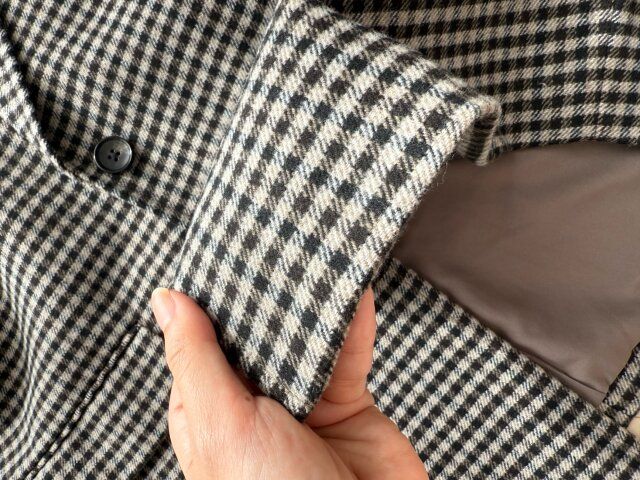 GUコージーメルトンチェックハーフコートの生地感