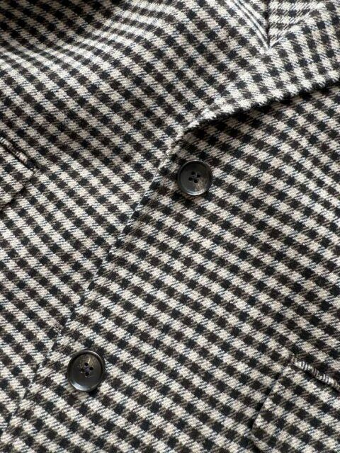 GUコージーメルトンチェックハーフコートのボタン