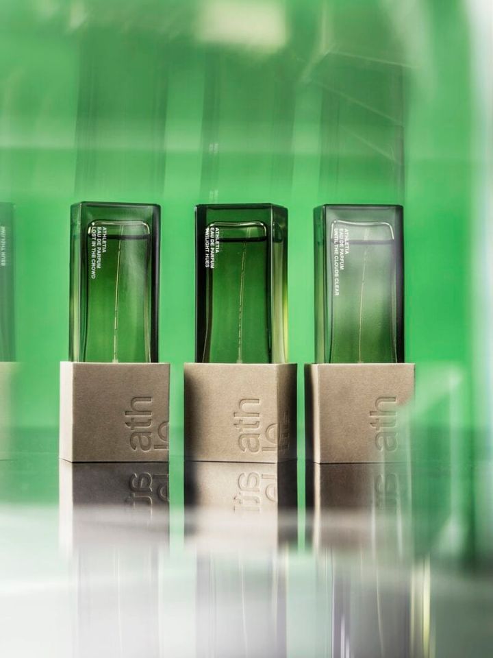 オードパルファン（左から）ロストインザクラウド、トワイライトヒューズ、アンティルザクラウズクリア 各￥16,500 各47mL（すべてアスレティア）