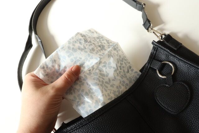 テープ付き携帯ポリ袋 使用例