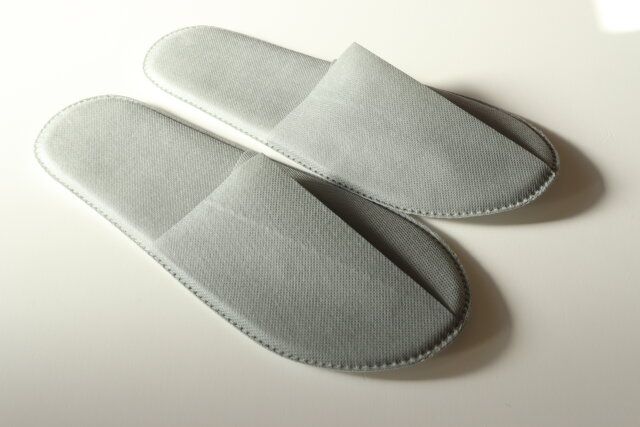 不織布スリッパ（2足、グレー） デザイン