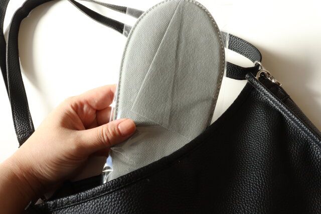 不織布スリッパ（2足、グレー） 持ち運び