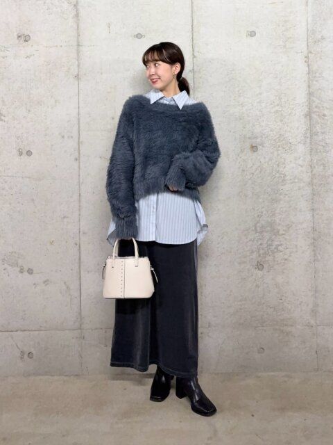 2025冬大人女性おすすめグレーシャギーニットコーデ