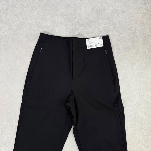 UNIQLO「ウォームストレッチパンツ」