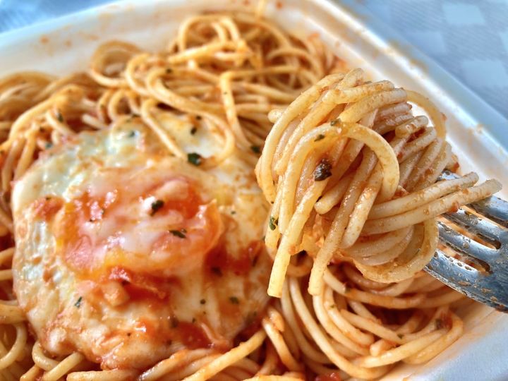 目玉焼きの存在が良き！【ファミマ】有名シェフが監修したトマトパスタ