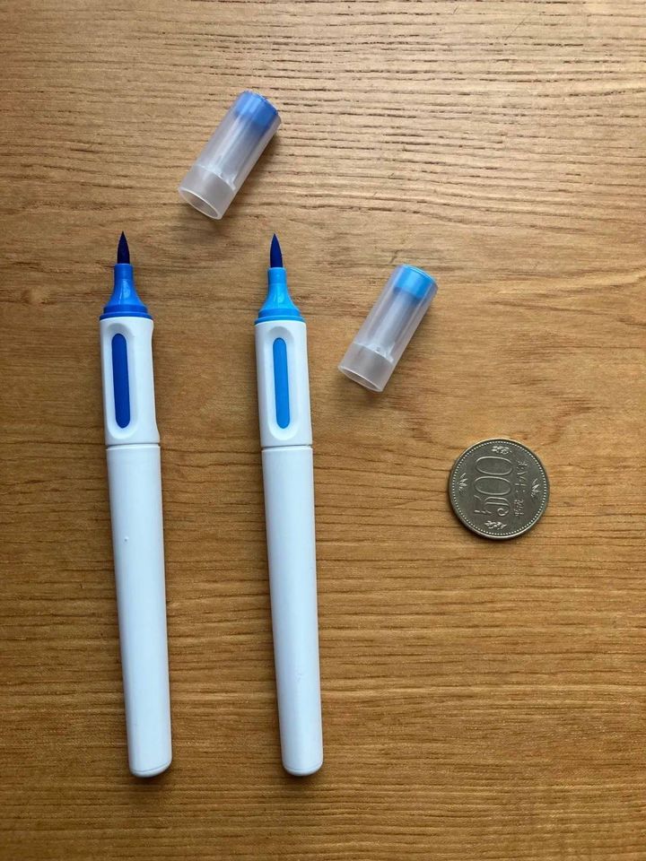 DAISO(ダイソー)：アートな からーふでぺん2P ブルー系