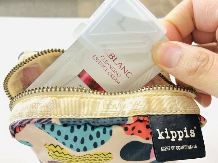 【セリア】コスメのもったいないを救う〈超実用アイテム〉発見！長年のモヤモヤをすっきり解決「気持ちよくフィットします♡」