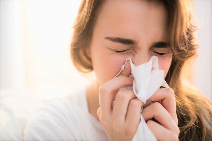 英語で「花粉症」はなんて言う？相手を気遣うフレーズも一緒にチェック！【英語クイズ】
