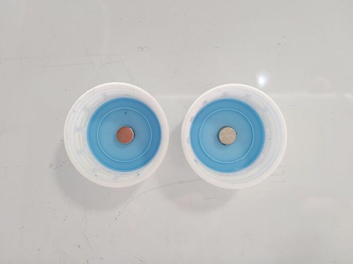 ペットボトルの『フタの裏側』に注目！磁石を仕込んだら→想像以上に便利だった♡