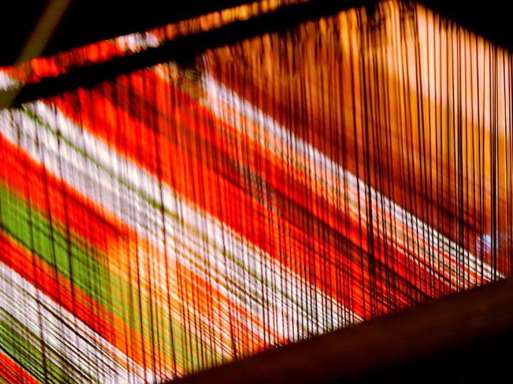 All About ニュース編集部が全国250人を対象に実施した伝統工芸品に関するアンケートの調査結果から、好き&買ってみたい「群馬県の伝統工芸品」ランキングを発表！ 2位「伊勢崎絣」を抑えた1位は？