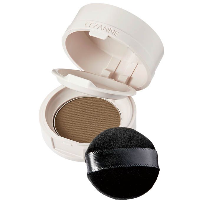 生え際の補正や薄毛・根もとの白髪を自然にカバー。元々髪の毛があるような自然な仕上がり。セザンヌ ヘアメイクパウダー 02 4g 880円（セザンヌ化粧品）