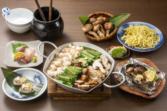 住吉日本料理Koga 松きのこもつ鍋