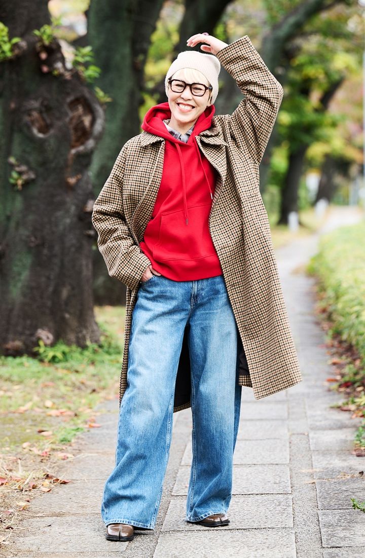 トレンドカラーの赤のパーカーで初詣