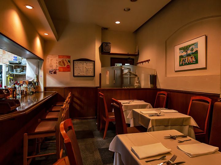 新橋『ビストロカシュカシュ』の内観