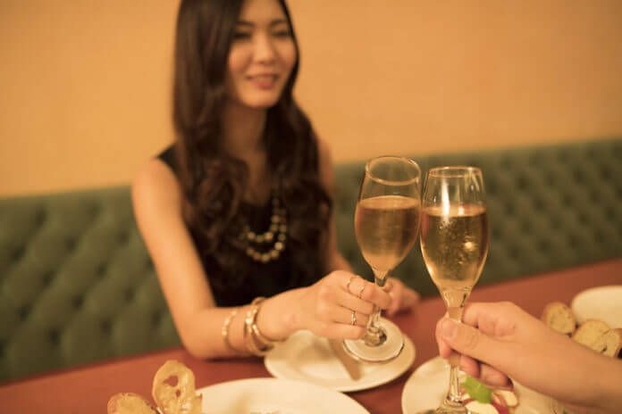 ドキドキ…気になる男性と会話するときに緊張する場合の対処法7つ