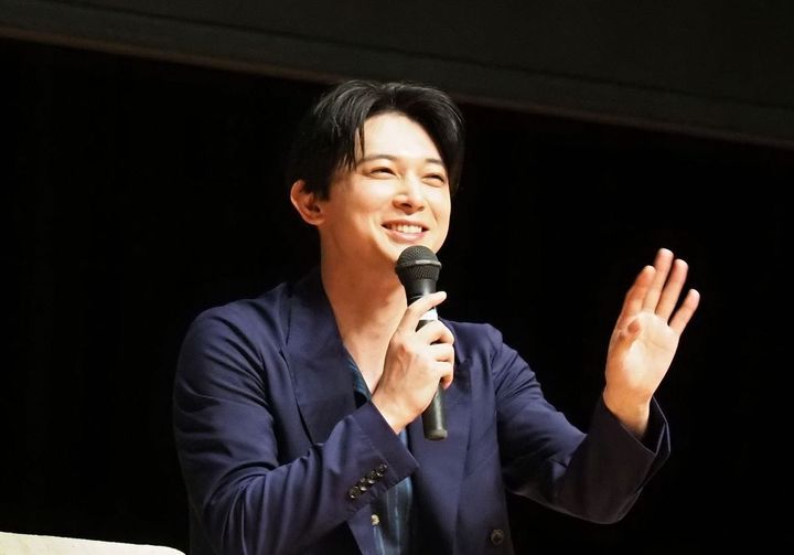 埼玉県深谷市出身の偉人、渋沢栄一が肖像の1万円札の発行を記念したイベントが同市内で開かれ、NHK大河ドラマ「青天を衝け」で渋沢を演じた吉沢亮さんが登壇した＝2024年7月14日、埼玉県深谷市