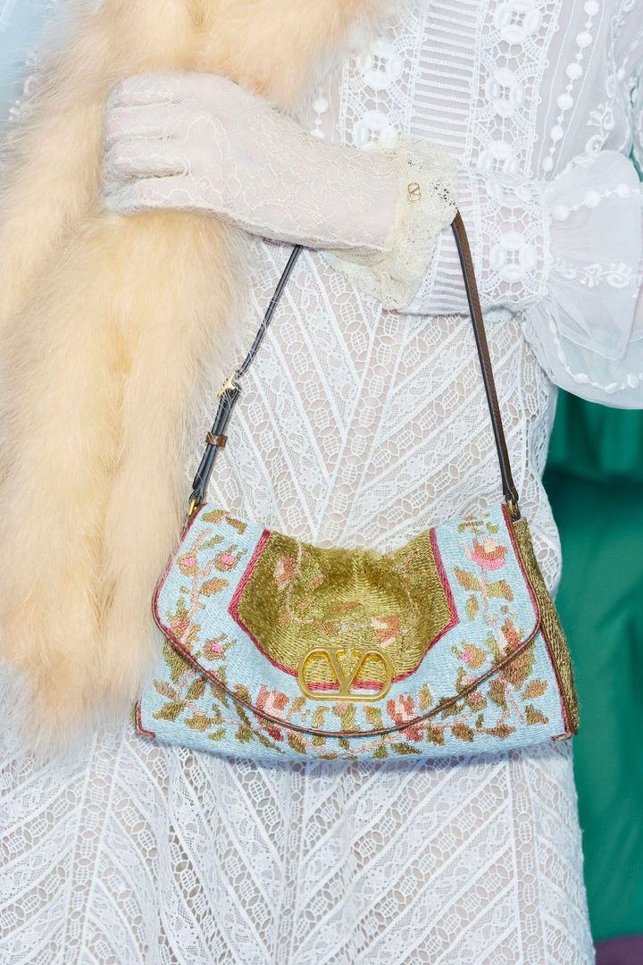 参考商品 Photo_ Courtesy of Valentino