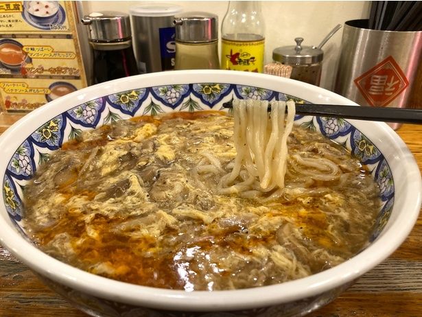 麺は茹で前で160グラムと、食べ応えのあるボリューム感
